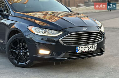 Седан Ford Fusion 2020 в 