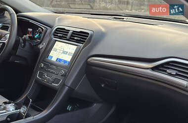Седан Ford Fusion 2020 в 