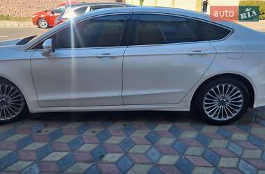 Седан Ford Fusion 2015 в 