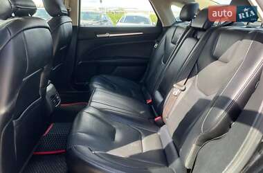 Седан Ford Fusion 2016 в 