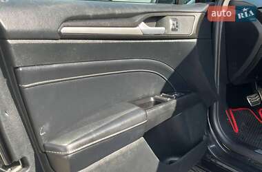 Седан Ford Fusion 2016 в 