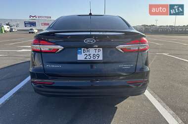 Седан Ford Fusion 2020 в 