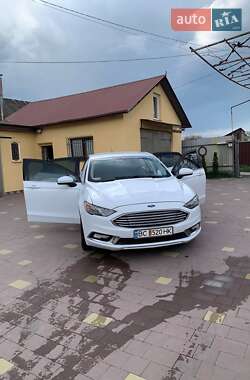 Седан Ford Fusion 2017 в 