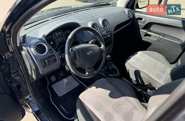 Хэтчбек Ford Fusion 2011 в 