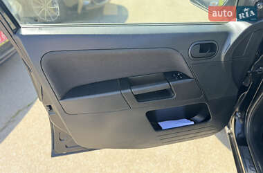 Хэтчбек Ford Fusion 2011 в 