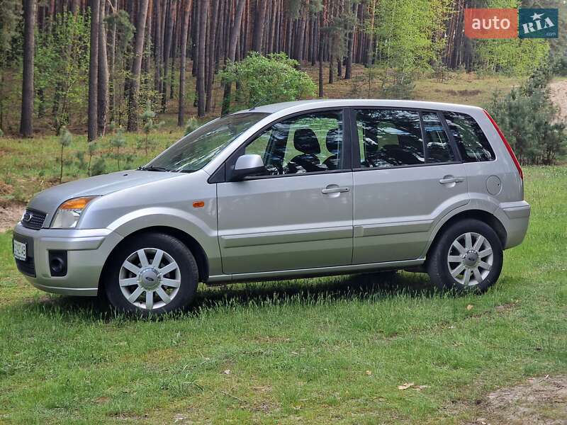 Хэтчбек Ford Fusion 2010 в Харькове