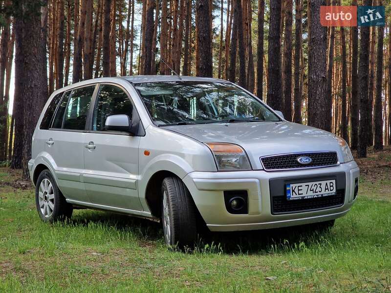 Хэтчбек Ford Fusion 2010 в Харькове