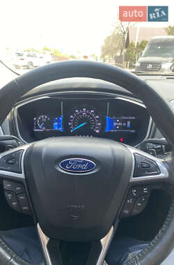 Седан Ford Fusion 2014 в 