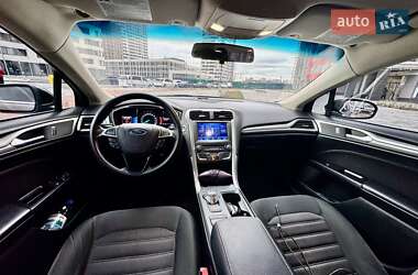 Седан Ford Fusion 2016 в 
