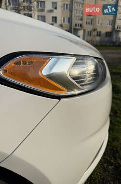 Седан Ford Fusion 2014 в 