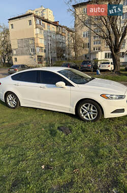 Седан Ford Fusion 2014 в 