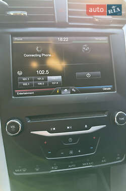 Седан Ford Fusion 2014 в 