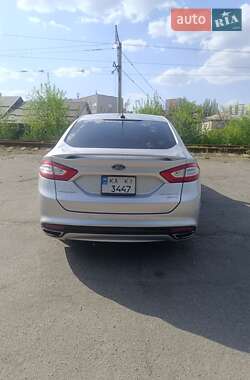 Седан Ford Fusion 2015 в 