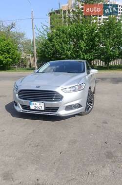 Седан Ford Fusion 2015 в 