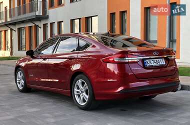 Седан Ford Fusion 2018 в 
