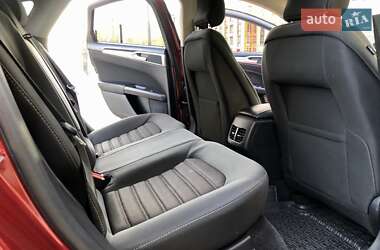Седан Ford Fusion 2018 в 