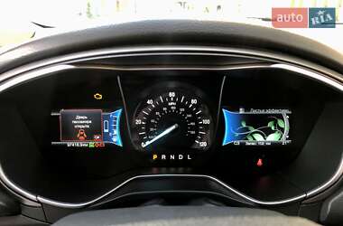 Седан Ford Fusion 2018 в 