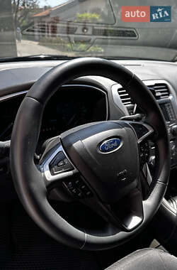 Седан Ford Fusion 2014 в 