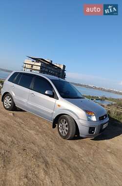 Хэтчбек Ford Fusion 2011 в 
