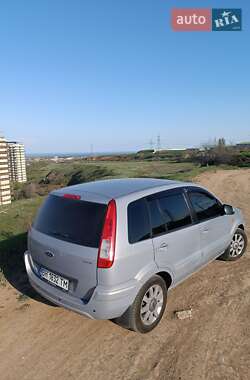 Хэтчбек Ford Fusion 2011 в 