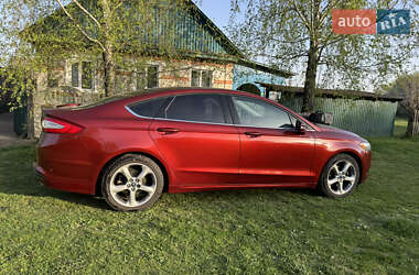 Седан Ford Fusion 2013 в 