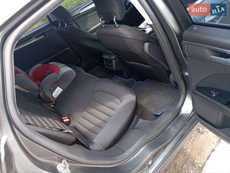 Седан Ford Fusion 2014 в Львове