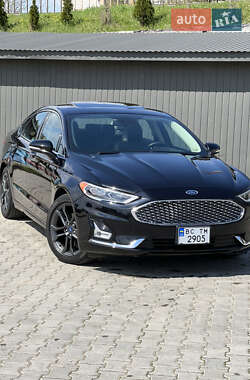 Седан Ford Fusion 2019 в 
