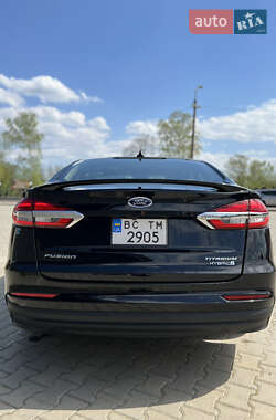 Седан Ford Fusion 2019 в 