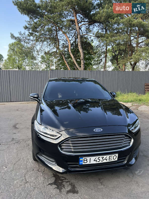 Седан Ford Fusion 2012 в 
