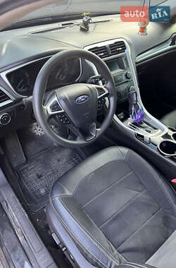 Седан Ford Fusion 2012 в 