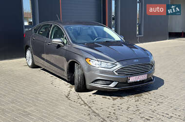 Седан Ford Fusion 2017 в 