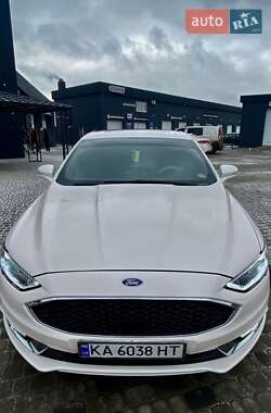 Седан Ford Fusion 2016 в 