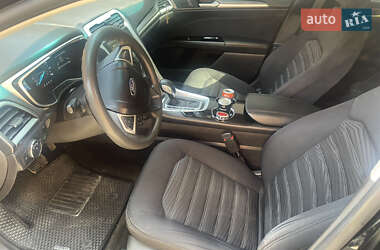 Седан Ford Fusion 2015 в 