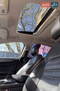 Седан Ford Fusion 2013 в 