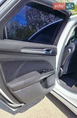 Седан Ford Fusion 2014 в 