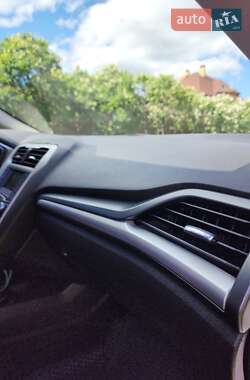 Седан Ford Fusion 2014 в 