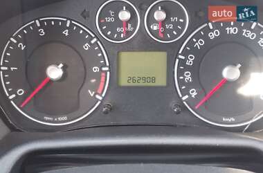 Хэтчбек Ford Fusion 2011 в 