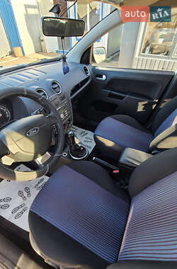 Хэтчбек Ford Fusion 2011 в 