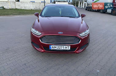 Седан Ford Fusion 2015 в 