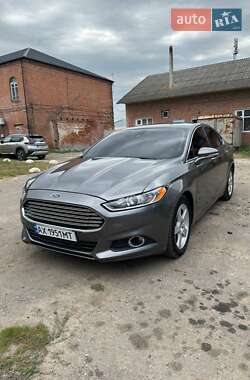 Седан Ford Fusion 2012 в 