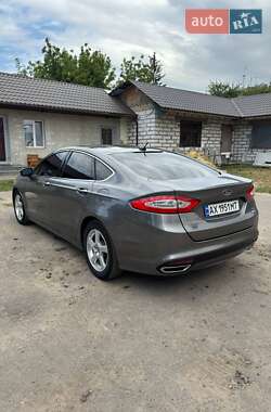 Седан Ford Fusion 2012 в 