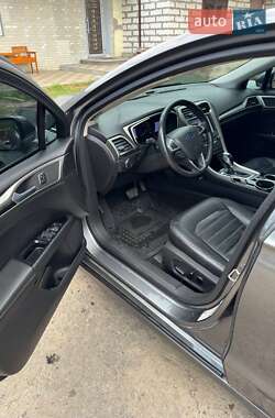 Седан Ford Fusion 2012 в 