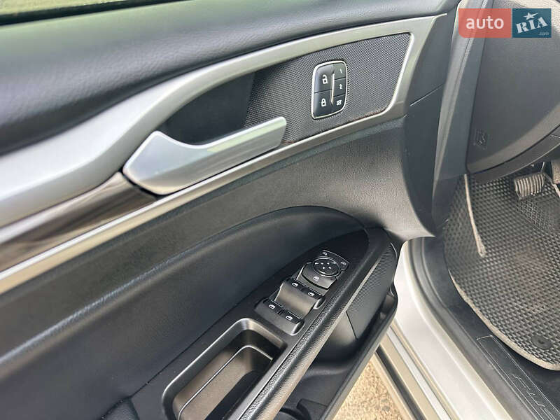 Седан Ford Fusion 2017 в Рівному