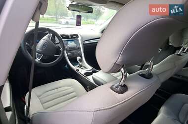 Седан Ford Fusion 2013 в 