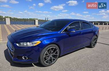 Седан Ford Fusion 2016 в 