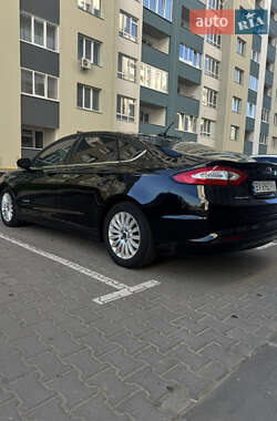 Седан Ford Fusion 2015 в 