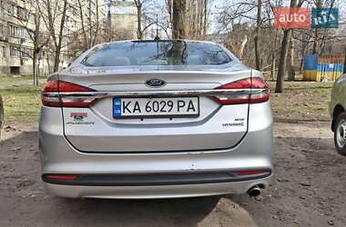 Седан Ford Fusion 2017 в 