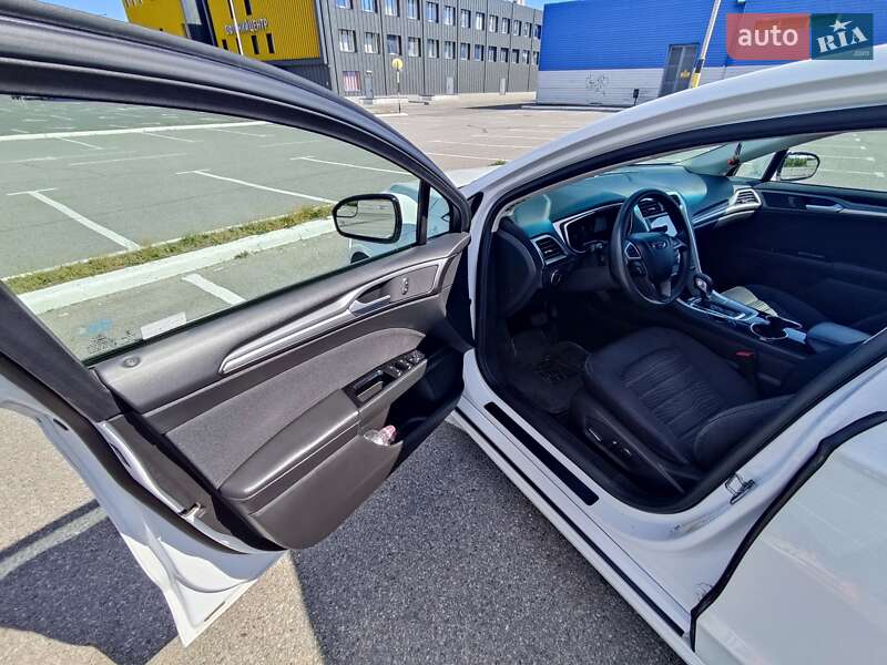 Седан Ford Fusion 2016 в Києві