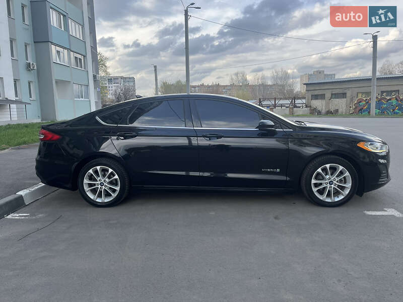 Седан Ford Fusion 2019 в Харькове