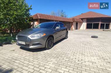 Седан Ford Fusion 2013 в 